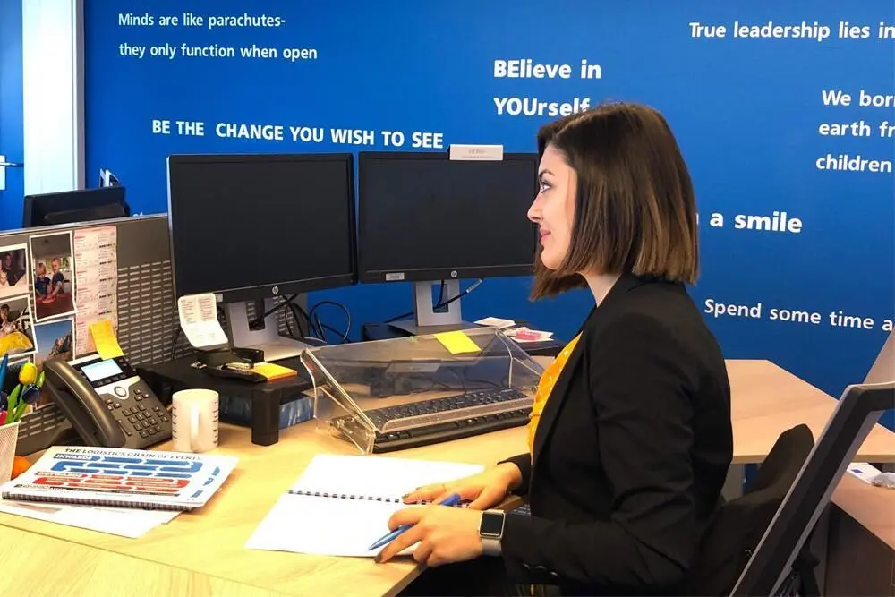 Elif stuurt de CEO van Mainfreight gewoon een appje