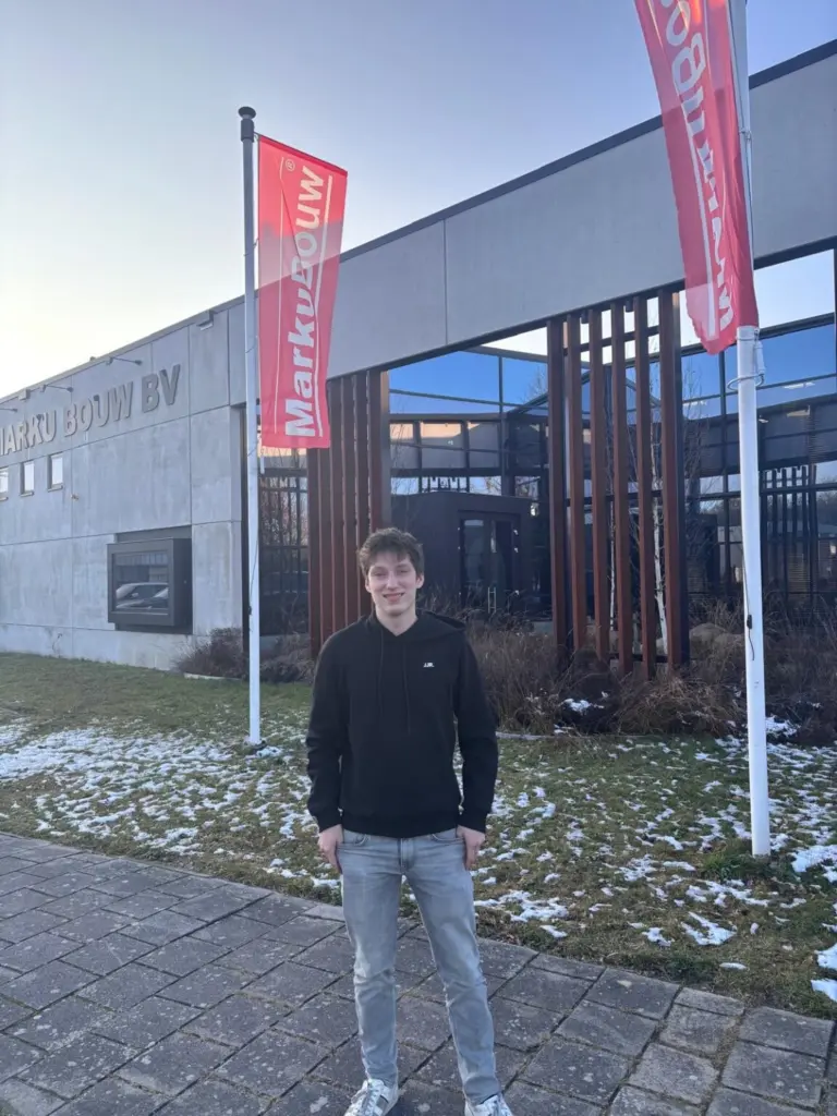 Van collegezaal naar bouwplaats: Harm ontdekt de praktijk bij Marku Bouw
